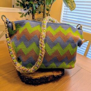 Dowa  Crocheted Handbag